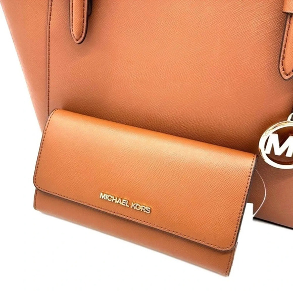 Michael Kors Large Charlotte Tote Bag & Large Trifold Wallet Luggage Brown Set - Picture 13 of 15